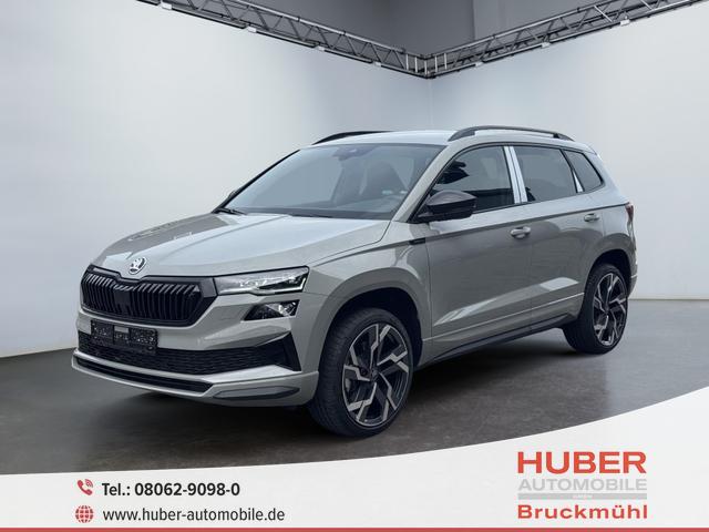 Skoda Karoq - Sportline 1,5 TSI DSG 2ZKlimaautomatik Canton Anh&auml;ngerkupplung Totewinkel Assistent 2 x Einparkhilfe Kamera 19 Zoll Felgen adaptiver Tempomat 5J Garantie