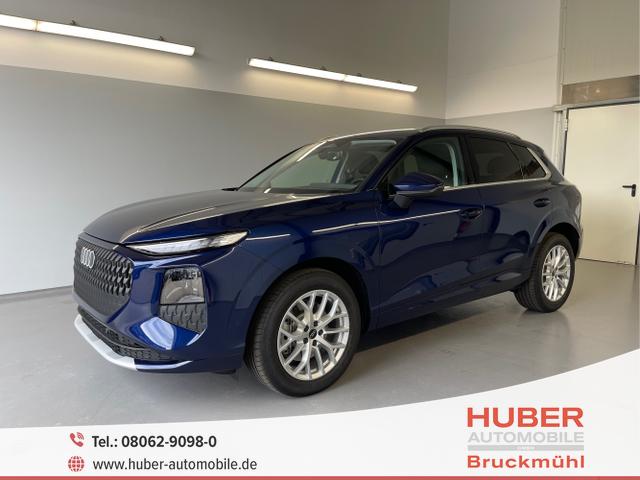 Audi Q3 - NEU TFSI quattro Tech+AHK+LEDPlus+ACC+Kamera+Alu18+Volllack
