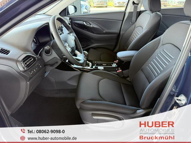 Hyundai i30 - GO 1.5 DPI / Sitz + Lenkradh./ LED Navi Tempomat Alu16 PDC V.&H.m.Kamera