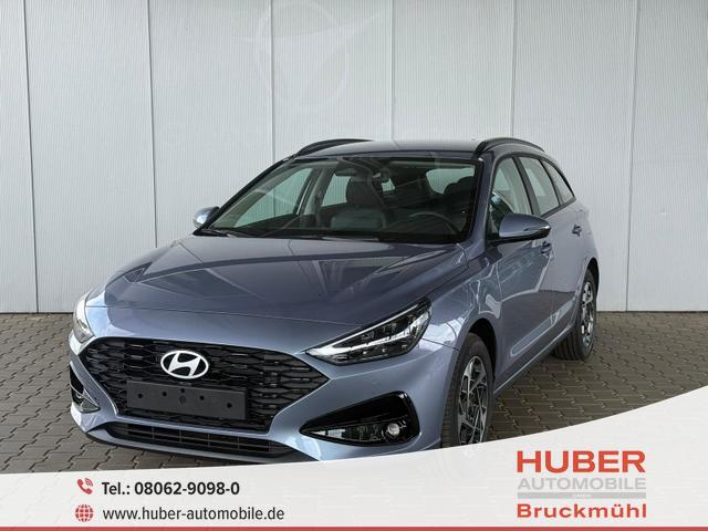 Hyundai i30 Kombi - Smart 1.5 GDI 6MT / Navi PDC V.&H. m. Kamera LED ALU16 Dachreling Tempom.