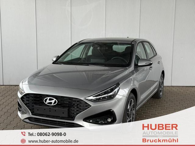 Hyundai i30 - GO 1.5 DPI 97 PS 6MT / Navi PDC V. & H. m. Kamera Sitz Lenkr.Heiz./ LED ALU16 Tempom.