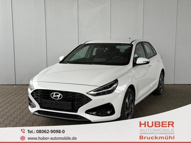 Hyundai i30 - GO 1.5 DPI 97 PS 6MT / Navi PDC V. & H. m. Kamera Sitz Lenkr.Heiz./ LED ALU16 Tempom.
