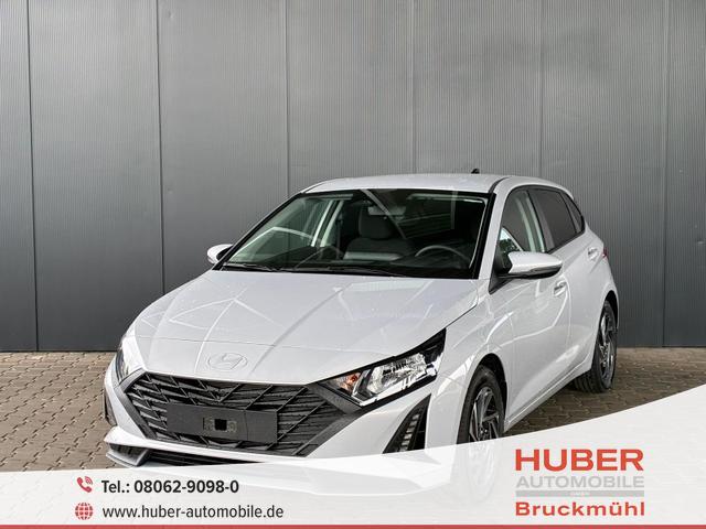 Hyundai i20 - Pure 1.2 MPI / Navi PDC Hinten + Kamera Abgedunkelte Scheiben Tempomat Alu 16"