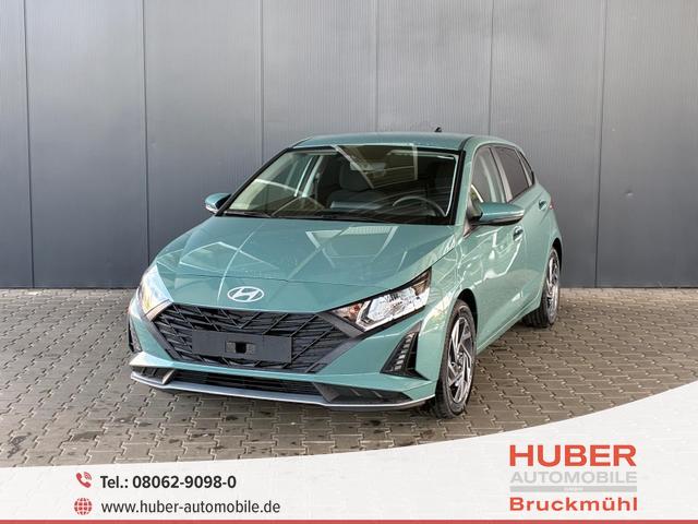 Hyundai i20 - Pure 1.2 MPI / Navi PDC Hinten + Kamera Abgedunkelte Scheiben Tempomat Alu 16"