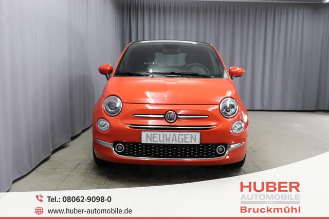 Fiat 500 - DOLCEVITA 1,0 Hybrid, Tech-Paket - Radio mit 7"-Bildschirm Navigationssystem, Multifunktionslenkrad, Lichtsensor- und Regensensor, Klimaautomatik, 15"-Leichtmetallfelgen, Getönte Seitenscheiben hinten, Parksensoren hinten uvm.