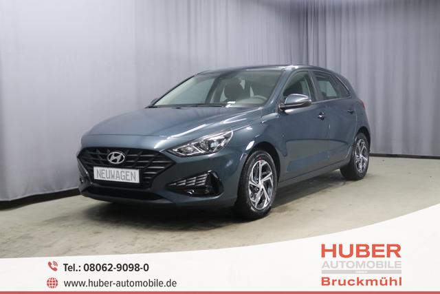 Hyundai i30 - Comfort 1.5 FL 81kW Klimaanlage, Sitzheizung, Lederlenkrad, Radio DAB, Freisprecheinrichtung, Tempomat, Lichtsensor, Einparkhilfe hinten, Nebelscheinwerfer, 16 Zoll Leichtmetallfelgen, uvm.