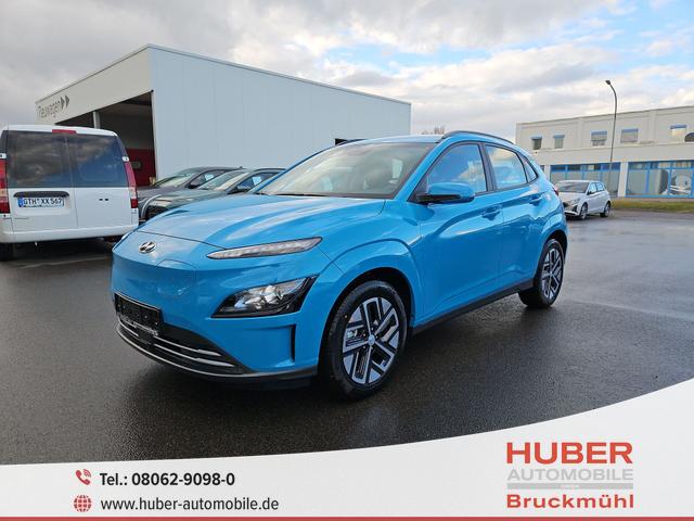 Hyundai KONA - Select Elektro 100 kW (136 PS) Effizienz-Paket Klimaautomatik, Radio mit DAB, Apple CarPlay, Android Auto, Bluetooth Freisprecheinrichtung, Rückfahrkamera, Lenkradheizung, Sitzheizung, Lichtsensor, 17" Leichtmetallfelgen, uvm.