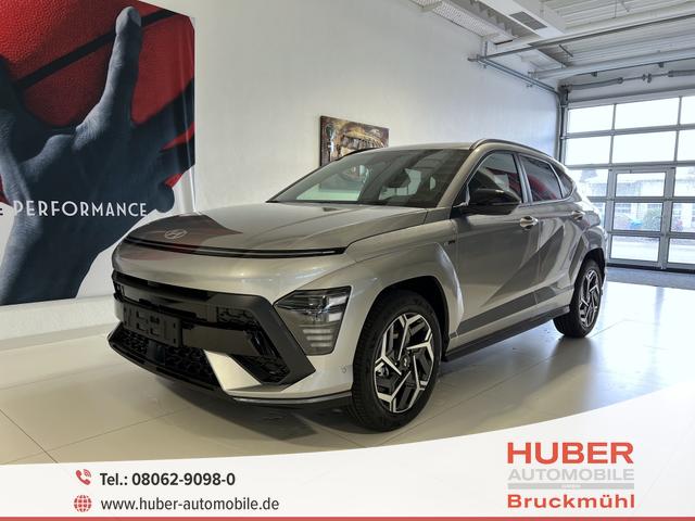 Hyundai KONA - N Line 1.0 T-GDI 2WD 88 kW (120 PS) Lenkradheizung, Sitzheizung, 2-Zonen-Klimaautomatik, 360° Übersichtskamera, Geschwindigkeitslimitassitent, Navigationssystem, DAB, Apple CarPlay, Android Auto, 18 Zoll Leichtmetallfelgen, uvm.