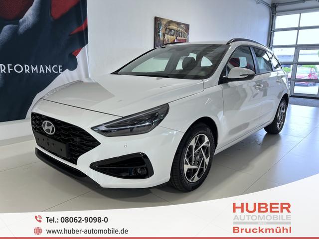 Hyundai i30 - GO 1.0 T-GDi 73 kW (100 PS) Klimaanlage, Sitzheizung, Lenkradheizung, Navigationssystem, DAB, Apple CarPlay, Android Auto, Bluetooth, Freisprecheinrichtung, USB-Anschluss, Digitales Cockpit, LED-Abblendlicht, Dachreling, 16 Zoll Leichtmetallfelgen, uvm.
