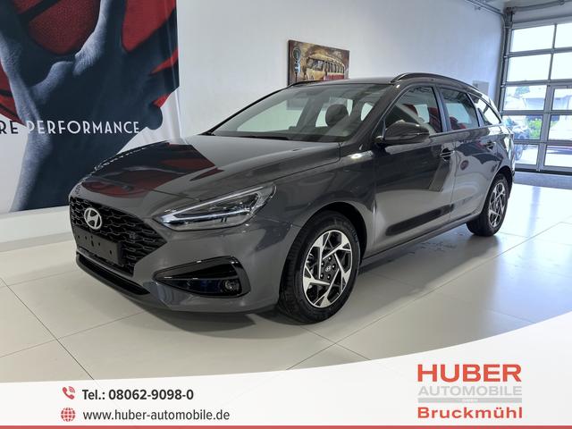 Hyundai i30 - GO 1.0 T-GDi 73 kW (100 PS) 2-Zonen-Klimaautomatik, Toter-Winkel-Assistent, Sitzheizung, Lenkradheizung, Navigationssystem, DAB, Apple CarPlay, Android Auto, Bluetooth, Digitales Cockpit, Dachreling, 16 Zoll Leichtmetallfelgen, uvm.