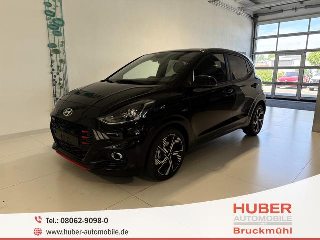 Hyundai i10 - N Line 1.0 T-GDI 66 kW (90 PS) Line-Interieur-Paket, Lenkradheizung, Sitzheizung, Klimaautomatik, Radio, DAB, Apple CarPlay, Android Auto, Navigationssystem, Rückfahrkamera, Verkehrszeichenerkennung, Tempomat, 16 Zoll Leichtmetallfelgen, uvm.