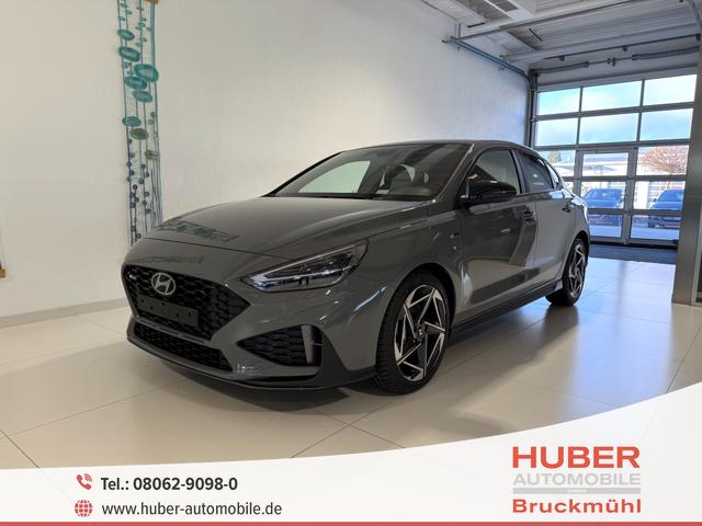 Hyundai i30 - N Line 1.5 T-GDI DCT 48V 103 kW (140 PS) Adaptiver Tempomat, Sitz-Paket, Lenkradheizung, Sitzheizung, 2-Zonen-Klimaautomatik, DAB, Apple CarPlay, Android Auto, Navigationssystem, Regensensor, 18 Zoll Leichtmetallfelgen, uvm.