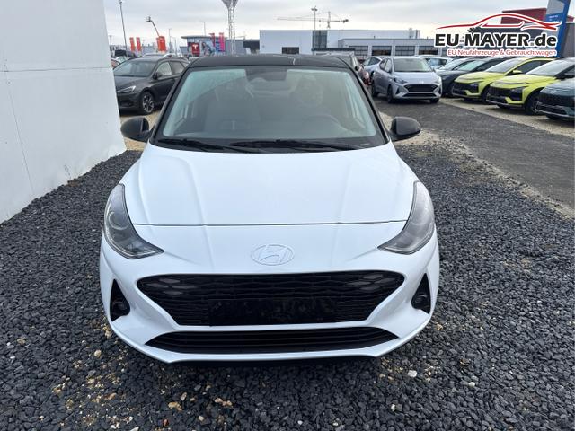 Hyundai / i10 / Wei&szlig; / / / AUT SHZ SMART KEY KLIMAAUTOMATIK AMBIENTE ALU RFK PDC NAVI 