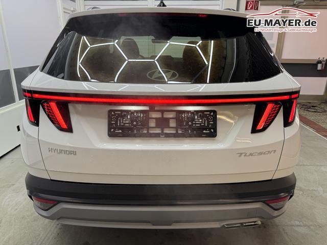 Hyundai TUCSON STYLE AUT ACC 18ALU KLIMAAUTOMATIK TOTWINKEL NAVI SHZ RFK PDC 