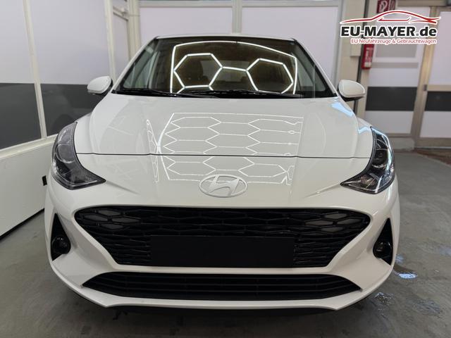 Hyundai i10 PREMIUM AUT SHZ KLIMAAUTOMATIK AMBIENTE ALU RFK PDC NAVI 