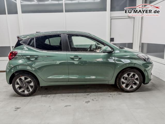 Hyundai i10 PREMIUM AUT SHZ KLIMAAUTOMATIK AMBIENTE ALU RFK PDC NAVI 