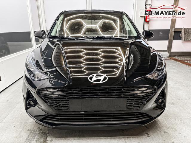 Hyundai i10 PREMIUM AUT SHZ KLIMAAUTOMATIK AMBIENTE ALU RFK PDC NAVI 