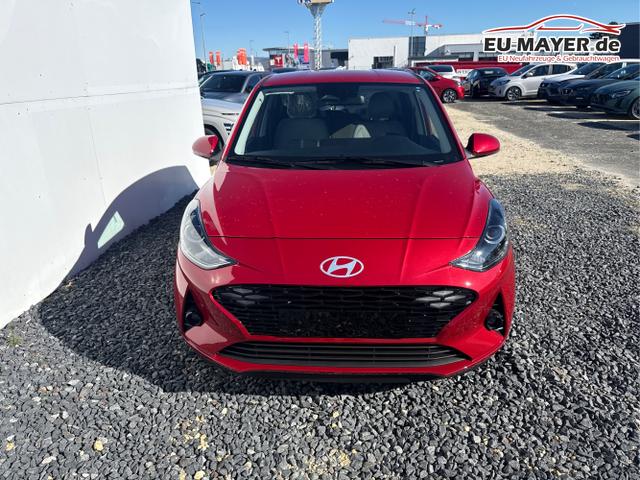 Hyundai / i10 / Rot / / / AUT SHZ KLIMAAUTOMATIK AMBIENTE ALU RFK PDC NAVI 