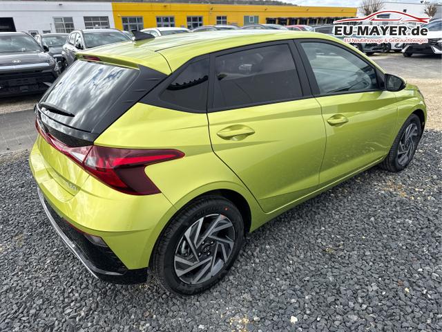 Hyundai / i20 / Grau / / / 