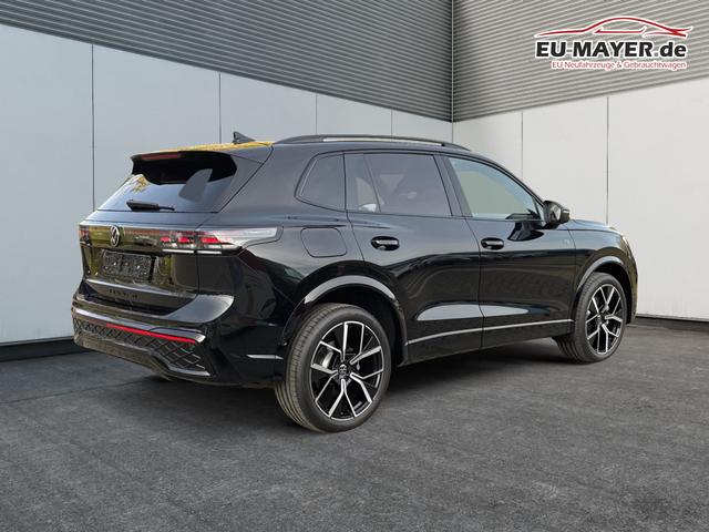 Volkswagen / Tiguan / Schwarz / / / 4x4 AHK+PANO+STANDHZG+20 ALU+eHK