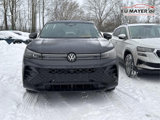 Volkswagen / Tiguan / Grau / / / PLUG-IN+PANO+AHK+HD MATRIX+NAVI+BLACK STYLE+20LM+ACC