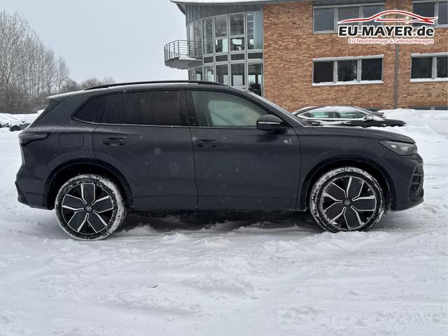 Volkswagen / Tiguan / Grau / / / PLUG-IN+PANO+AHK+HD MATRIX+NAVI+BLACK STYLE+20LM+ACC
