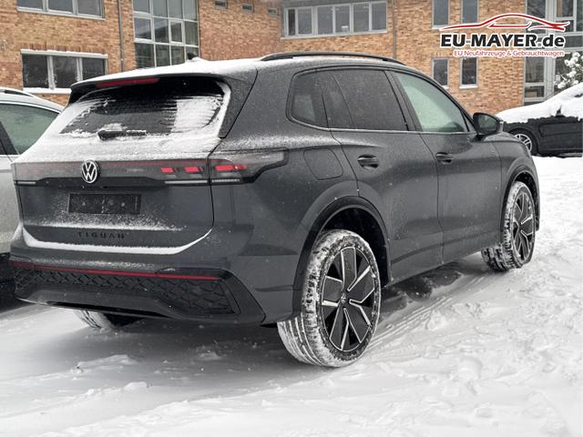 Volkswagen / Tiguan / Grau / / / PLUG-IN+PANO+AHK+HD MATRIX+NAVI+BLACK STYLE+20LM+ACC