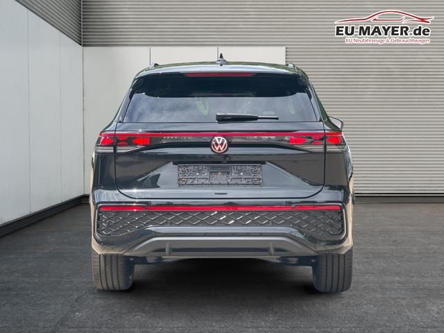 Volkswagen / Tayron / Schwarz / / / PLUG-IN+PANO+AHK+HuD+MATRIX+360 KAM+20ALU+ACC+eHK+BLACK STYLE, Beispielbilder, ggf. teilweise mit Sonderausstattung