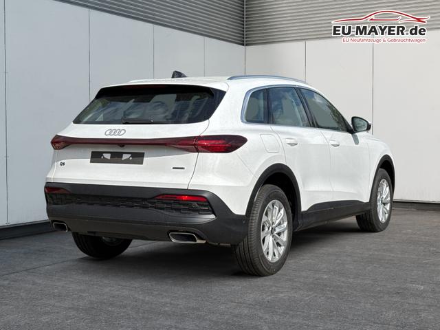 Audi / Q5 / Wei&szlig; / / / QUATTRO+AHK+NAVI+KAMERA+SHZ+PDC+ACC