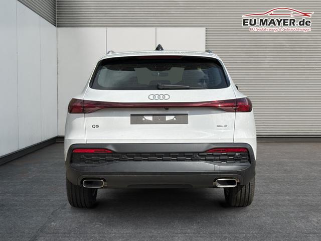 Audi / Q5 / Wei&szlig; / / / QUATTRO+AHK+NAVI+KAMERA+SHZ+PDC+ACC