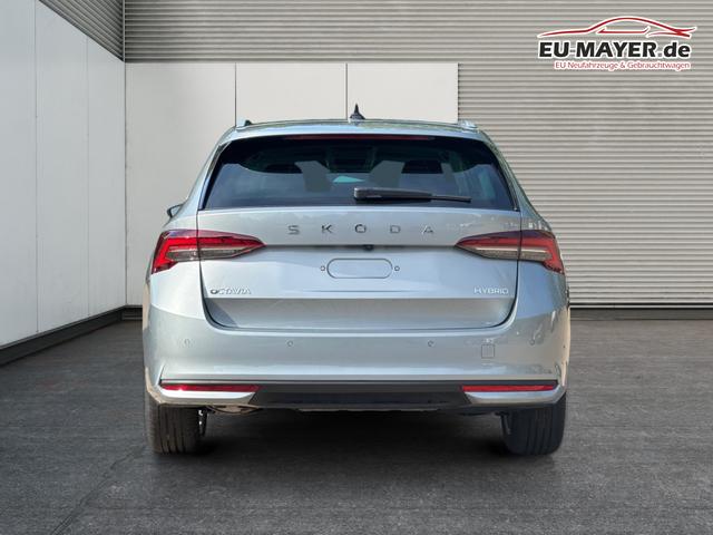 Skoda / Octavia Combi / Silber / / / ACC+AHK+eHK+KAM+PDC+LED+17ALU+SHZ