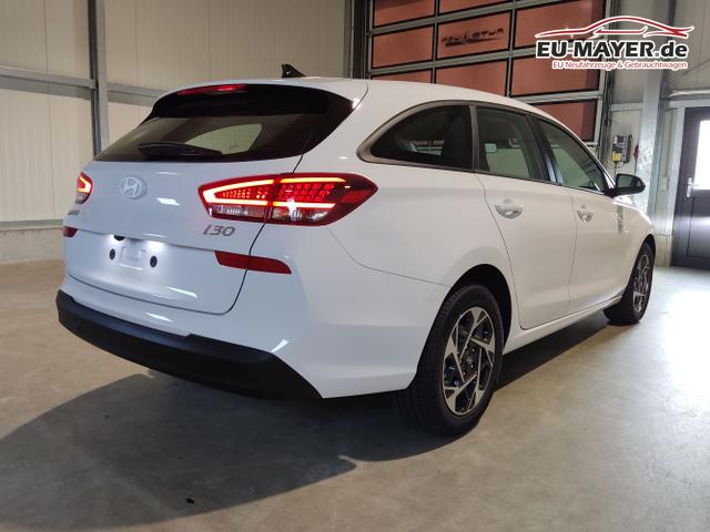 Hyundai / i30 Kombi / Wei&szlig; / / / , Beispielbilder, ggf. teilweise mit Sonderausstattung