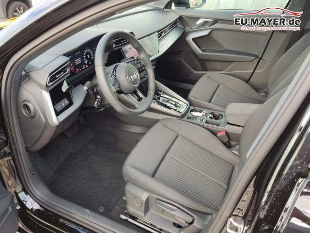 Audi / A3 Sportback / Schwarz / / / 