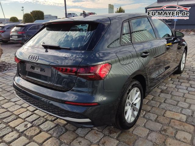 Audi / A3 Sportback / Grau / / / 