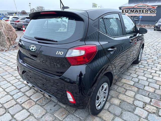Hyundai / i10 / Schwarz / / / 