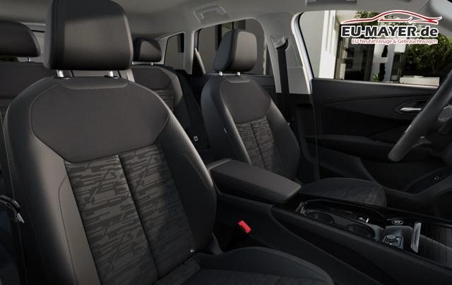 Audi Q3 Intense Tech LED+ KlimaP MMI+ Keyl PrivG 17Z eHK PDC 