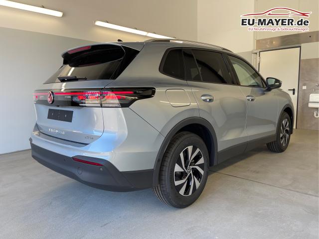 Volkswagen / Tiguan / Silber / / / 150PS DSG IQ.Light