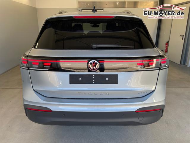 Volkswagen / Tiguan / Silber / / / 150PS DSG IQ.Light