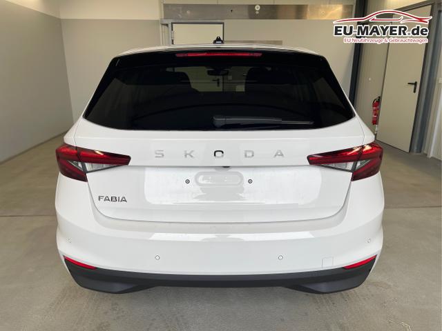 Skoda / Fabia / Wei&szlig; / / / 115PS DSG AHK+Kamera