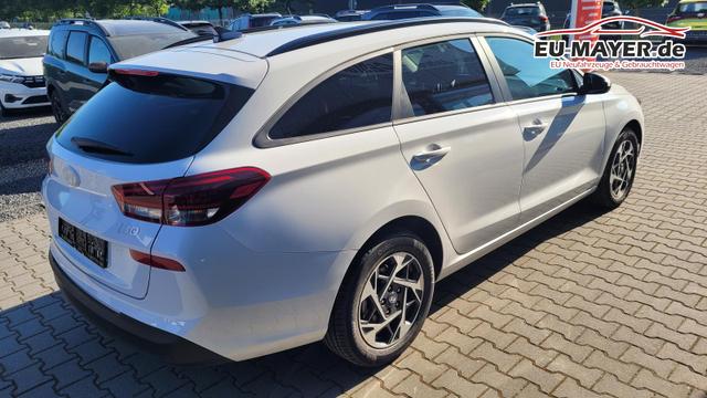 Hyundai i30 Kombi Smart SW Family*LED*Navi*Shzg*Lhzg*PDC*Cam*16Zoll* 