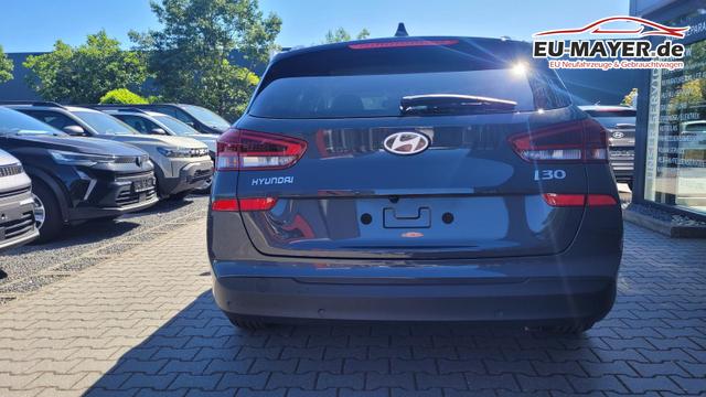 Hyundai i30 Kombi Family SW Family*Navi*LED*Shzg*Lhzg*PDC*Cam*16Zoll* 