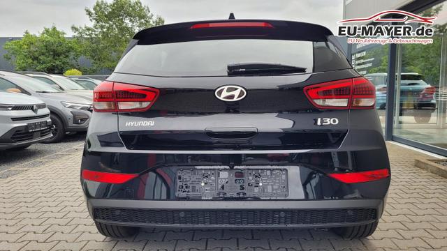 Hyundai i30 Familiy HB Family*LED*Navi*Shzg*Lhzg*PDC*Cam*16Zoll* 