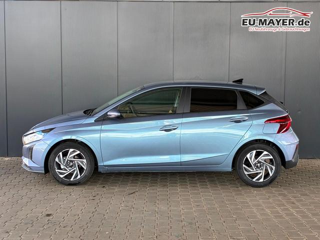 Hyundai i20 Pure 1.2 MPI / Navi PDC Hinten + Kamera Abgedunkelte Scheiben Tempomat Alu 16" 