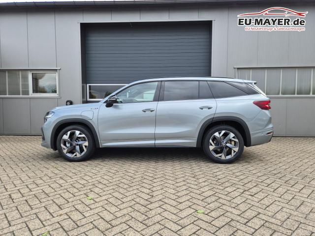 Skoda Kodiaq Sportline 1.5 TSI 204PS PHEV DSG schwenkb. AHK elektr. PanoDach HUD Alcantara PDC v+h 360&deg;Kamera CANTON Sound Klimaautomatik Sitzheizung Lenkradheizung Navi Apple CarPlay Android Auto 2xKeyless 19"LM vollelektr. Reichweite 116KM 