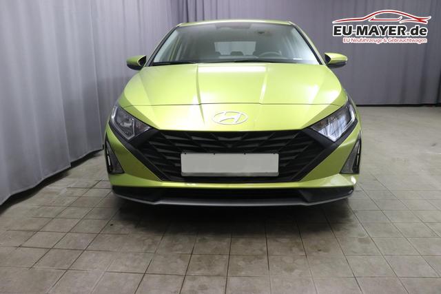 Hyundai i20 Comfort 1.2 58 kW (79 PS) Klimaanlage, Navigationssystem, Radio mit DAB, Apple CarPlay & Android Auto, R&uuml;ckfahrkamera, Einparkhilfe hinten, Lichtsensor, Spurhalteassistent, Fernlichtassistent, Verkehrszeichenassistent uvm. 