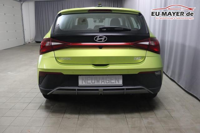 Hyundai i20 Comfort 1.2 58 kW (79 PS) Klimaanlage, Navigationssystem, Radio mit DAB, Apple CarPlay & Android Auto, R&uuml;ckfahrkamera, Einparkhilfe hinten, Lichtsensor, Spurhalteassistent, Fernlichtassistent, Verkehrszeichenassistent uvm. 