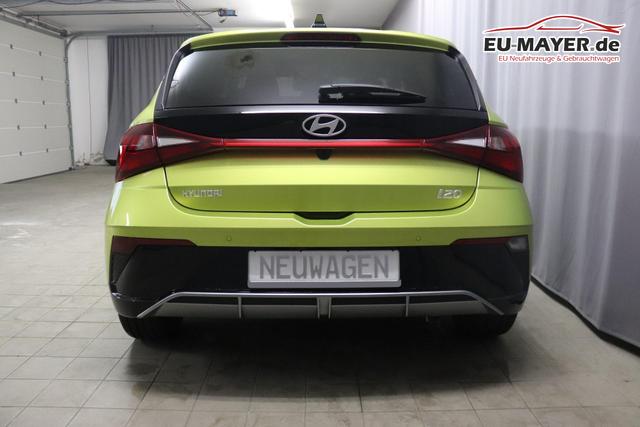 Hyundai i20 Family 1.0 T-GDI 73 kW (100 PS) Navigationssystem, Klimaautomatik, Sitzheizung, Lenkradheizung, Radio mit DAB, Apple CarPlay & Android Auto, R&uuml;ckfahrkamera, Einparkhilfe hinten, Lichtsensor, Spurassistent, Fernlichtassistent, Verkehrszeichenassistent uvm. 