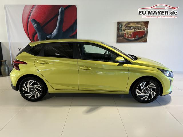 Hyundai i20 1,2 Family Lucid Lime metallic