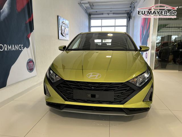 Hyundai i20 1,2 Family Lucid Lime metallic