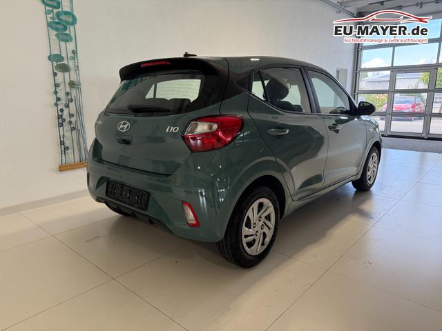 Hyundai i10 GO Mangrove Green